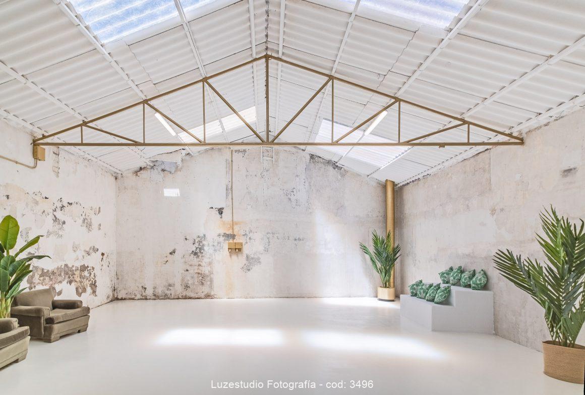 espacio floreta nave rodajes con techos altos luz natural fotógrafo de arquitectura