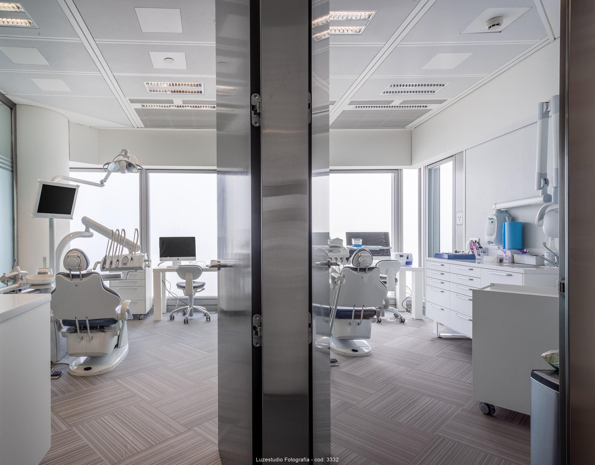 fotografía de interiores gabinetes clinica dental torre espacio con espacio amueblados
