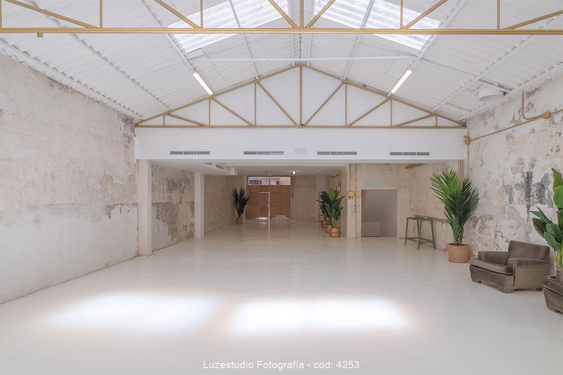 fotografía de interior espacio industrial rodajes con lucernarios espacio floreta