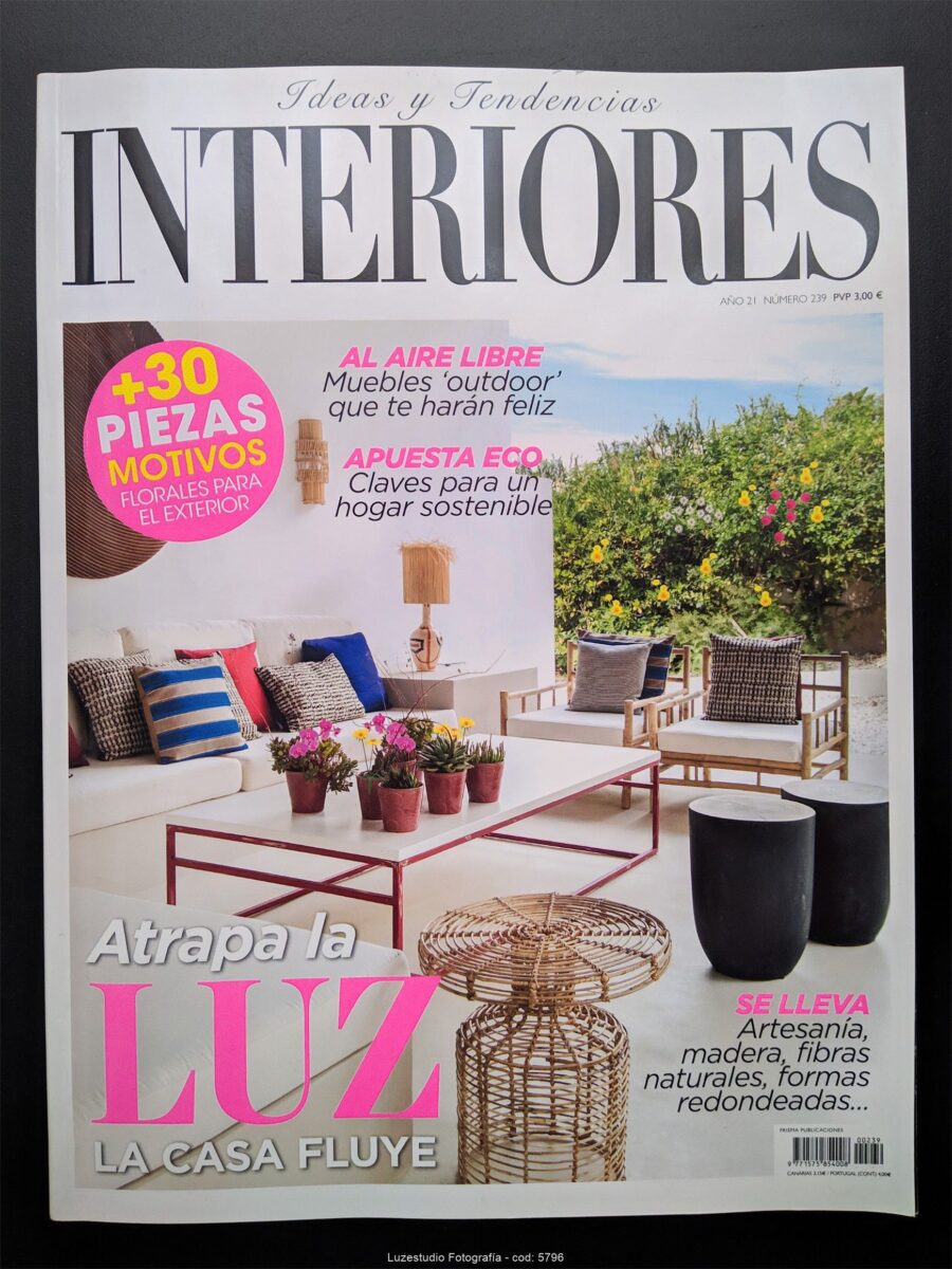 portada de la revista interiores con fotografías de alina banta