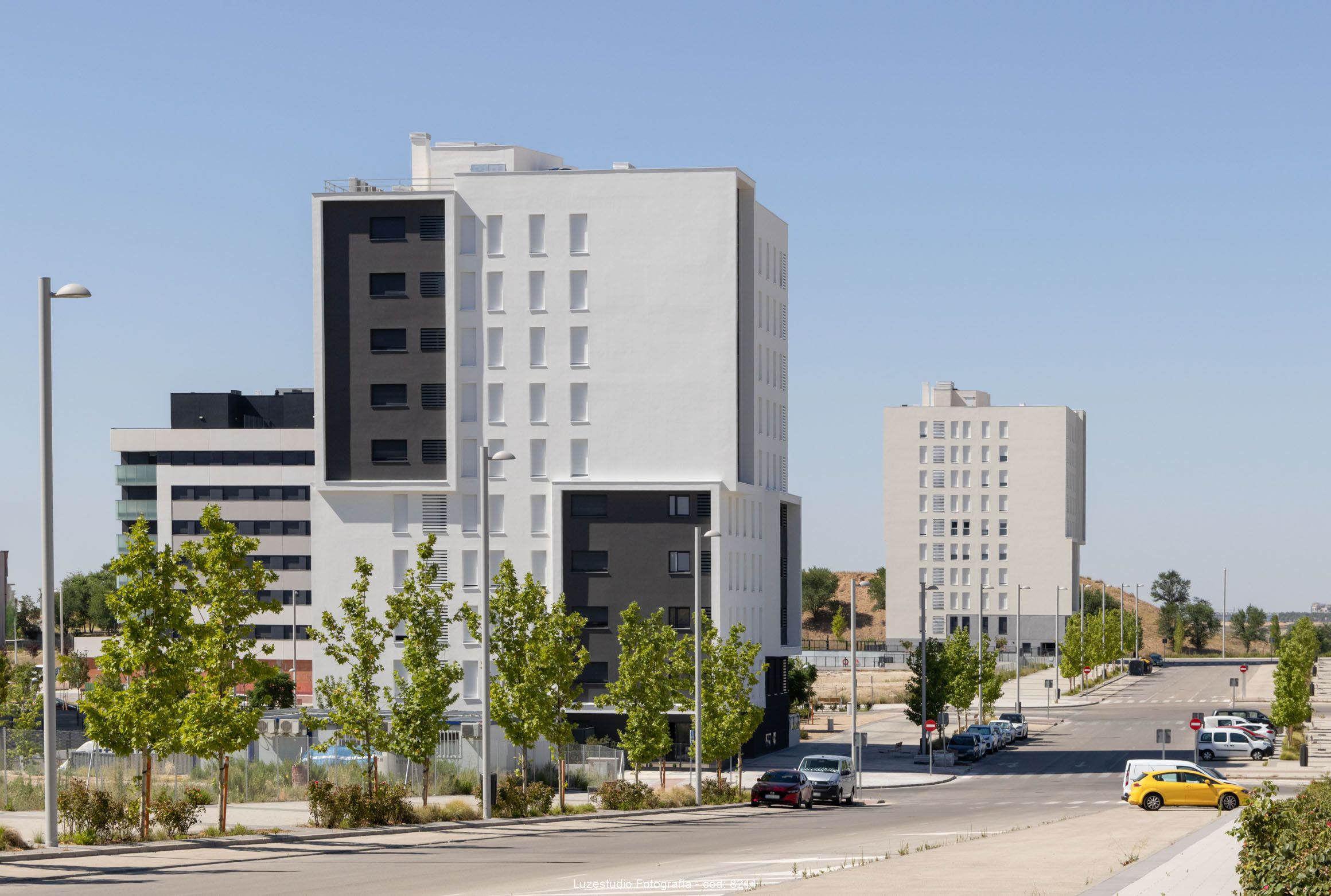 edificios de viviendas de 10 plantas, nueva construción en avenida de el cañaveral fotografía por fotógrafa de arquitectura alina banta